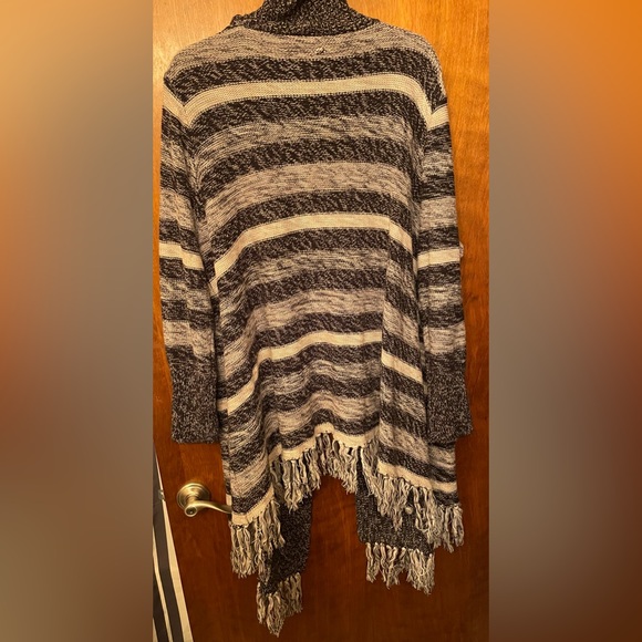Seven7 by Melissa McCarthy Fringe Cardigan size 1X - Picture 3 of 5
